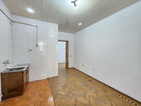 5 otaqlı ofis - Elmlər Akademiyası m. - 160 m²