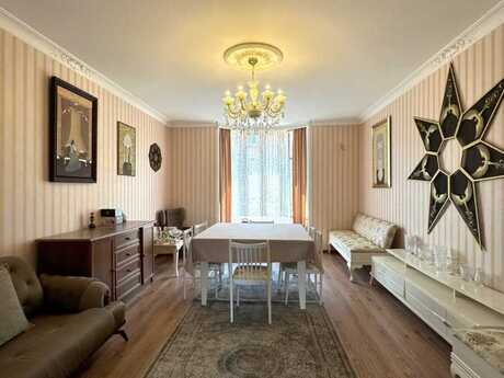9 otaqlı həyət evi/bağ evi - Xocəsən q. - 220 m²