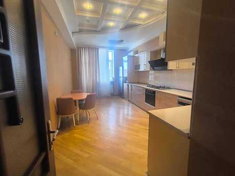 3-комнатная квартира, 142 м², Gənclik: 380 000 ₼ 3