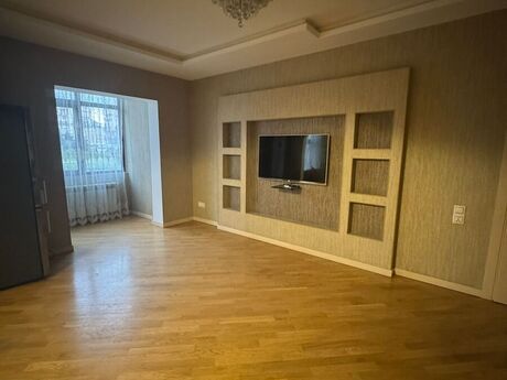 5 otaqlı köhnə tikili - Yeni Günəşli q. - 120 m²