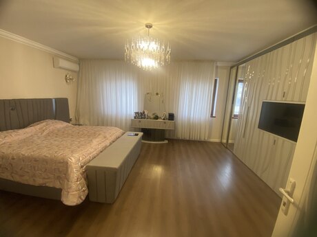5 otaqlı həyət evi/bağ evi - Badamdar q. - 270 m²