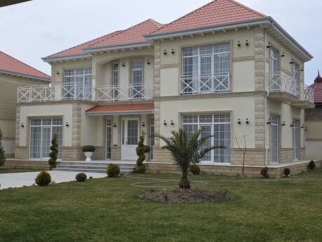 5 otaqlı həyət evi/bağ evi - Mərdəkan q. - 300 m²