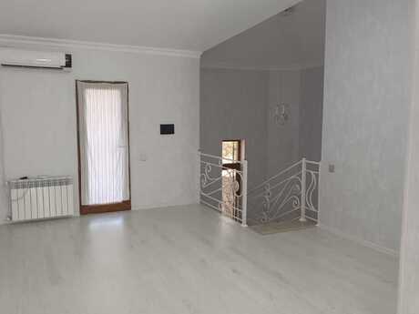Satılır 5 otaqlı həyət evi/bağ evi 200 m², Buzovna q.