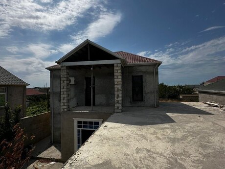 Satılır 4 otaqlı həyət evi/bağ evi 140 m², Ramana q.