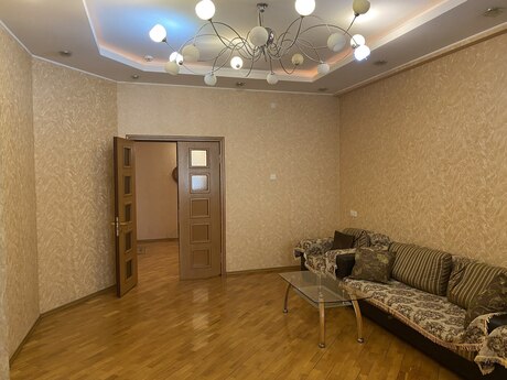 Satılır 2 otaqlı yeni tikili 105 m², 28 May m.