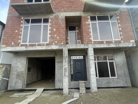 Satılır 6 otaqlı həyət evi/bağ evi 450 m², Badamdar q.