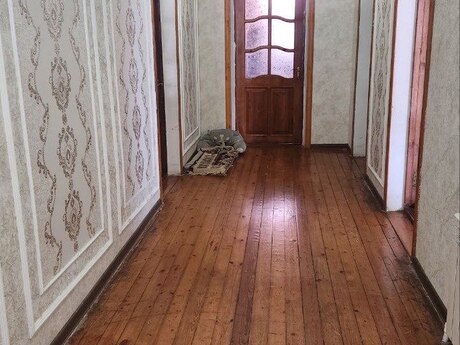 Satılır 5 otaqlı həyət evi/bağ evi 250 m², Əhmədli m.