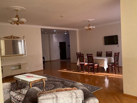 4 otaqlı yeni tikili - 28 May m. - 230 m²