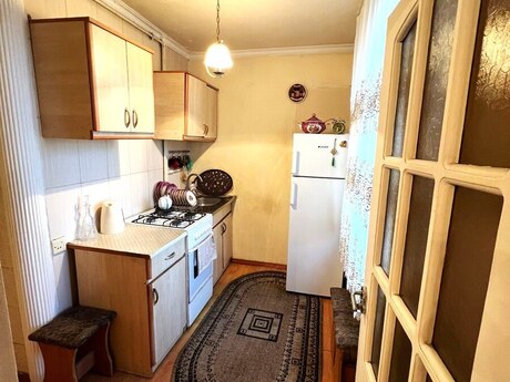 2 otaqlı köhnə tikili - Nəsimi r. - 50 m²