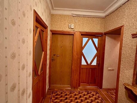 2 otaqlı köhnə tikili - Azadlıq Prospekti m. - 65 m²