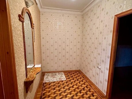 2 otaqlı köhnə tikili - Azadlıq Prospekti m. - 65 m²