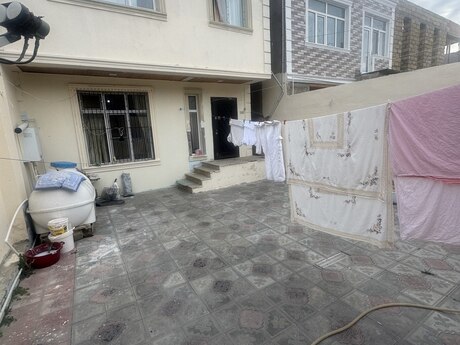 Satılır 4 otaqlı həyət evi/bağ evi 130 m², Masazır q.