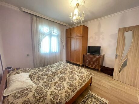 5 otaqlı həyət evi/bağ evi - İnşaatçılar m. - 160 m²