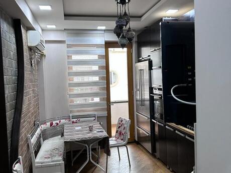 3-комн. новостройка - м. Ази Асланов - 129 м²