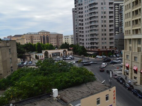 Elan №5971190 - Bakı, Gənclik m., 3 otaqlı, 142 m², 5/16 mərtəbə