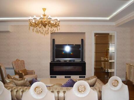 4-комн. новостройка - м. Сахил - 250 м²