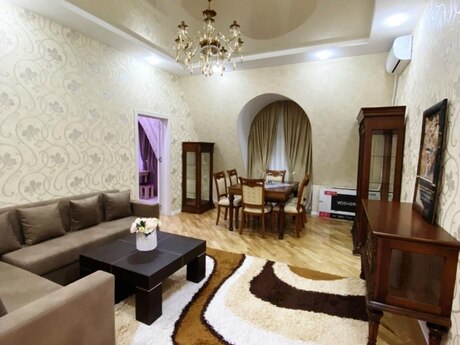 Satılır 3 otaqlı yeni tikili 102 m², 8-ci kilometr q.