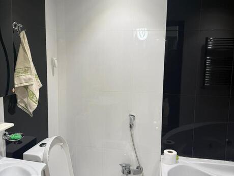 4 otaqlı yeni tikili - 8 Noyabr m. - 164 m²