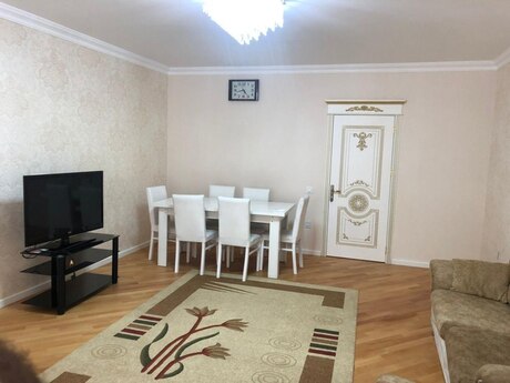3 otaqlı yeni tikili - 8 Noyabr m. - 135 m²