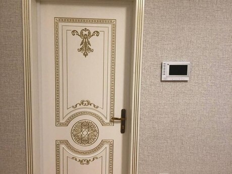 3 otaqlı yeni tikili - 8 Noyabr m. - 135 m²
