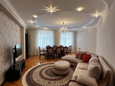 Elan №5971615 - Bakı, Yeni Yasamal q., 3 otaqlı, 132 m², 10/12 mərtəbə