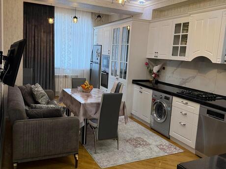 4-комн. новостройка - м. Ахмедлы - 161.5 м²