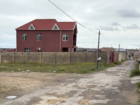 Satılır 5 otaqlı həyət evi/bağ evi 200 m², Saray q.
