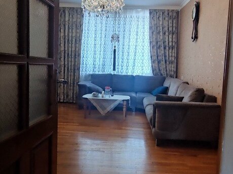4 otaqlı köhnə tikili - Bakıxanov q. - 100 m²