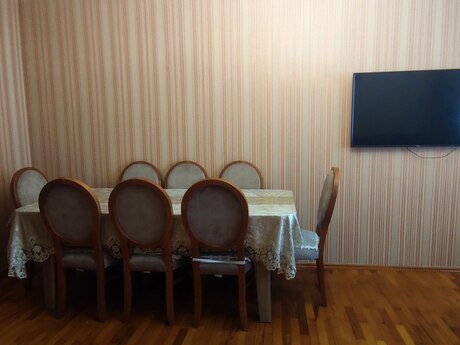 4 otaqlı köhnə tikili - Bakıxanov q. - 100 m²