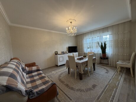 Объявление №5726425 - Баку, пос. Бакиханова, 3-комн., 100 м², 2/9 этаж