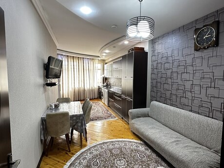 Elan №5972110 - Bakı, Yeni Yasamal q., 3 otaqlı, 132 m², 10/12 mərtəbə