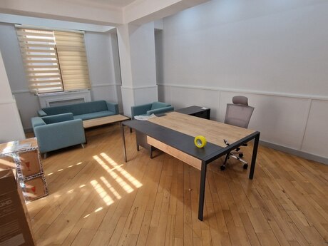2-комн. офис - м. Низами - 90 м²