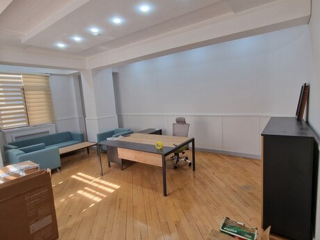 2-комн. офис - м. Низами - 90 м²