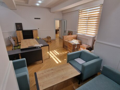 2-комн. офис - м. Низами - 90 м²