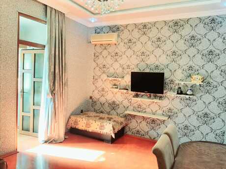 2 otaqlı köhnə tikili - Bakıxanov q. - 35 m²