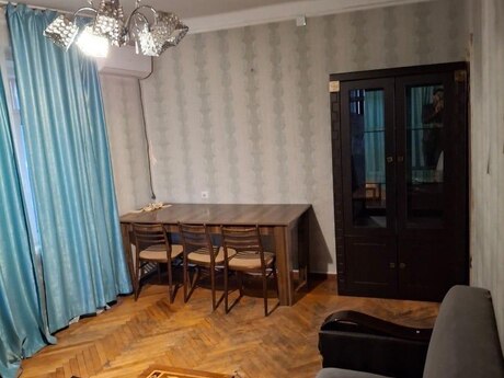 Satlr 2 otaql khn tikili 56 m, Azadlq Prospekti m.