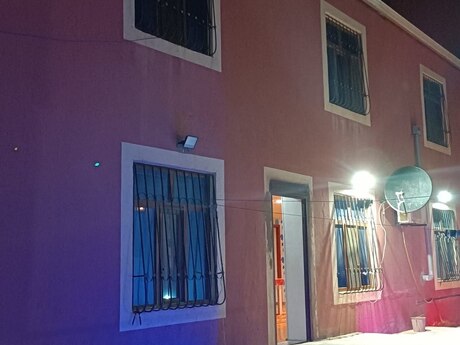 Satılır 8 otaqlı həyət evi/bağ evi 395 m², Zığ q.