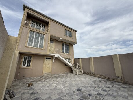 6 otaqlı həyət evi/bağ evi - Masazır q. - 240 m²