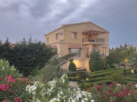 5 otaqlı həyət evi/bağ evi - Şüvəlan q. - 600 m²
