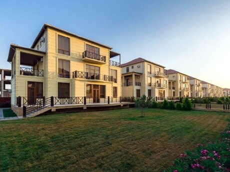 4 otaqlı həyət evi/bağ evi - Buzovna q. - 130 m²