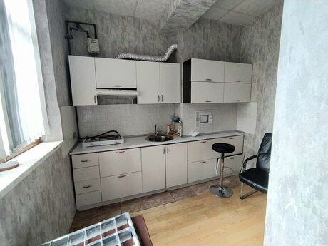 7 otaqlı ofis - Nərimanov r. - 220 m²
