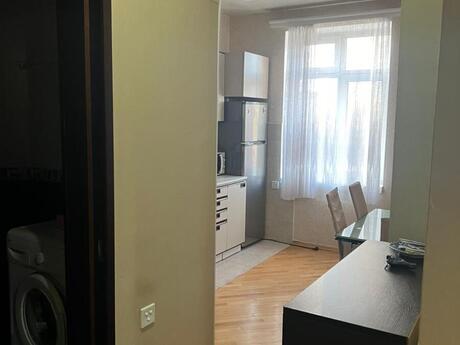 3 otaqlı köhnə tikili - Nəriman Nərimanov m. - 90 m²