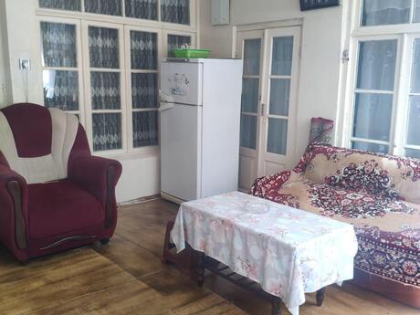 3 otaqlı həyət evi/bağ evi - Buzovna q. - 65 m²