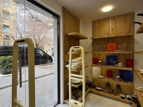 Obyekt - Elmlər Akademiyası m. - 188 m²