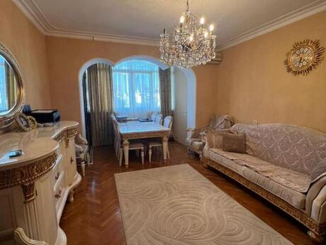 3 otaqlı köhnə tikili - Şah İsmayıl Xətai m. - 86 m²