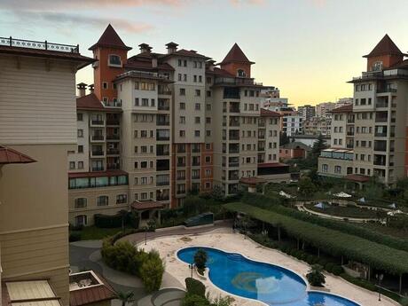 4 otaqlı yeni tikili - Gənclik m. - 278 m²