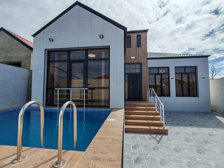 5 otaqlı həyət evi/bağ evi - Buzovna q. - 140 m²