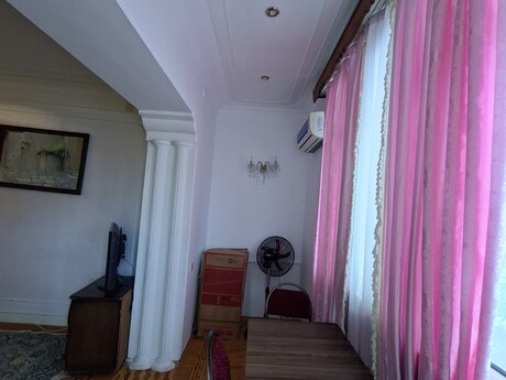 2 otaqlı köhnə tikili - 28 May m. - 65 m²