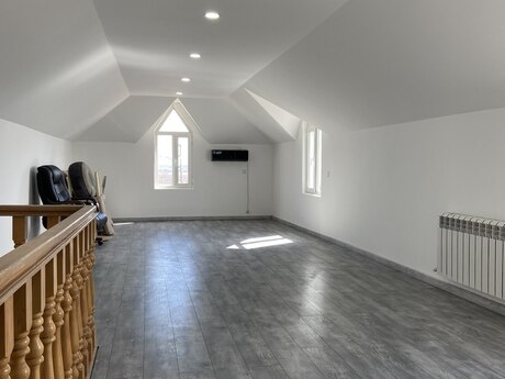 4 otaqlı həyət evi/bağ evi - Binəqədi q. - 200 m²