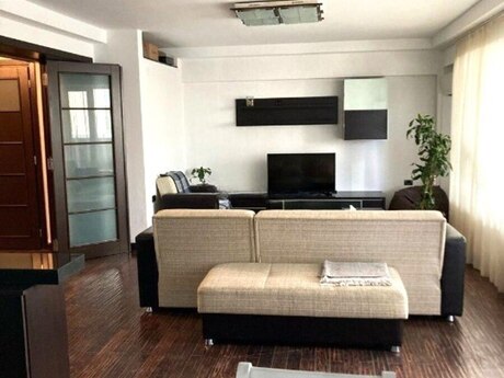 3 otaqlı köhnə tikili - 28 May m. - 125 m²